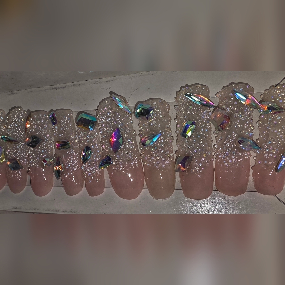 Elegant Crystal Embellished Press-On Nails